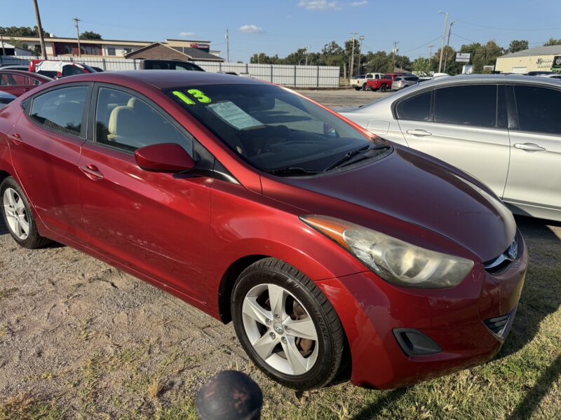2013 HYUNDAI ELANTRA