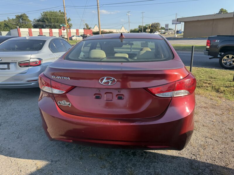 2013 HYUNDAI ELANTRA