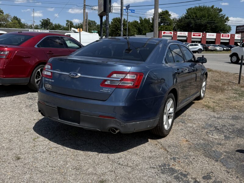 2018 Ford Taurus