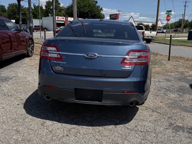 2018 Ford Taurus