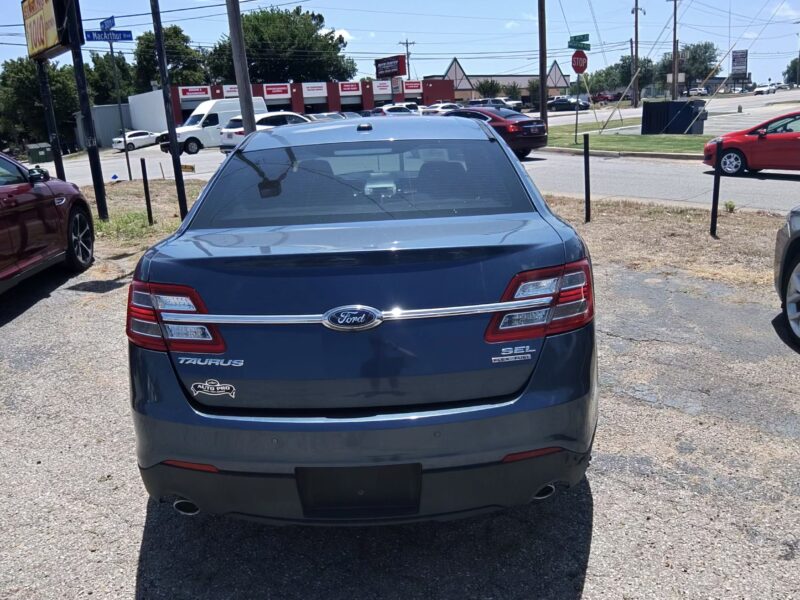 2018 Ford Taurus