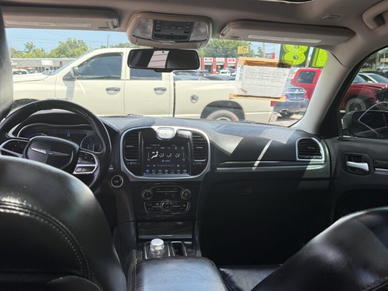 2018 Chrysler 300