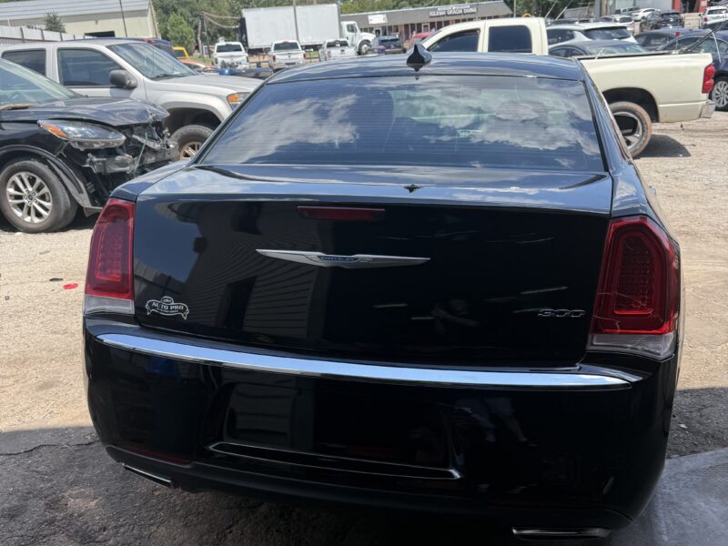 2018 Chrysler 300