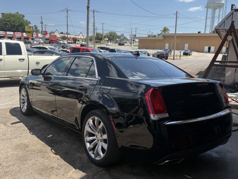 2018 Chrysler 300